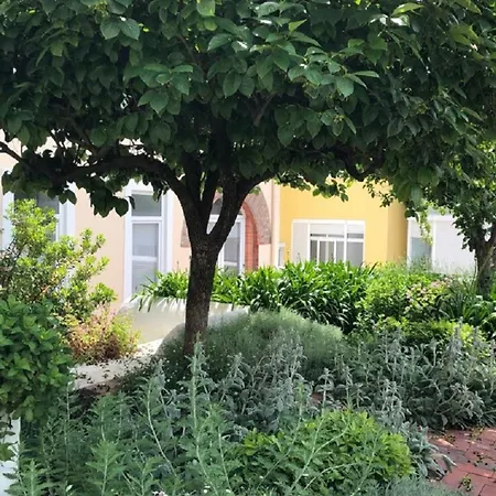 Apartment Graca Hidden Garden By Lovelystay *