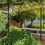 Graca Hidden Garden By Lovelystay Apartman *
